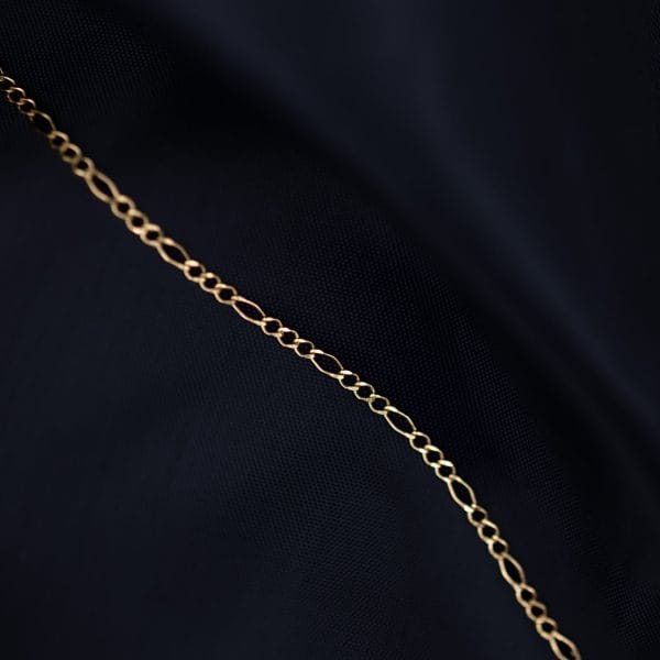 Cadena Figaro 3x1 Rombo en Oro 10k de 2mm de grosor, calibre 40 - Image 5