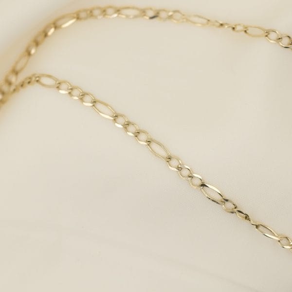 Cadena Figaro 3x1 Rombo en Oro 10k de 3mm de grosor, calibre 60 - Image 3