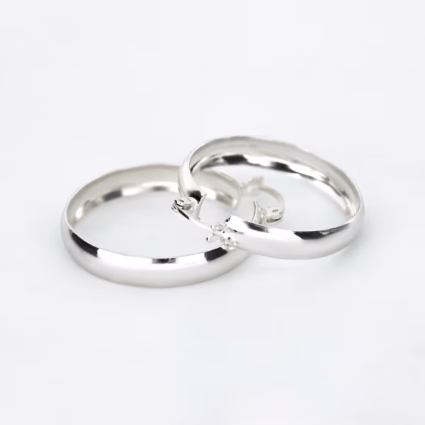 Arracada plana 5 mm plata 925 acostados