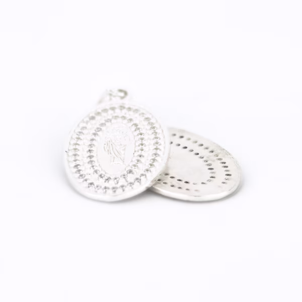 Dije San Benito ovalado plata 925 encimados